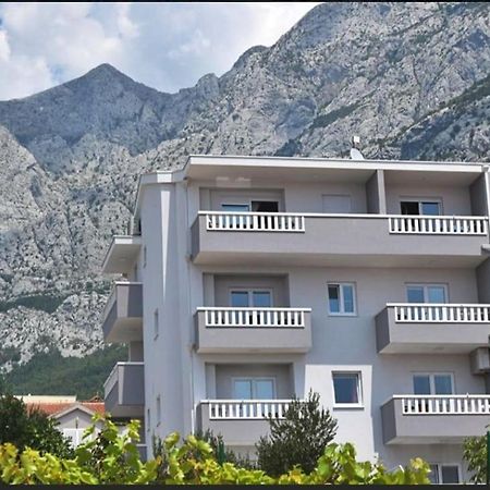 Apartments Villa Nova With Pool Makarska Buitenkant foto