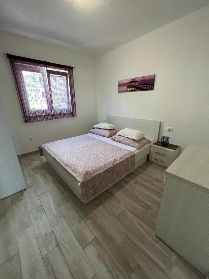 Apartments Villa Nova With Pool Makarska Buitenkant foto