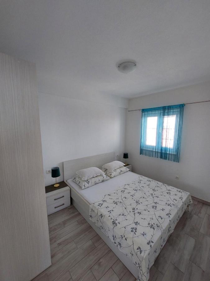 Apartments Villa Nova With Pool Makarska Buitenkant foto