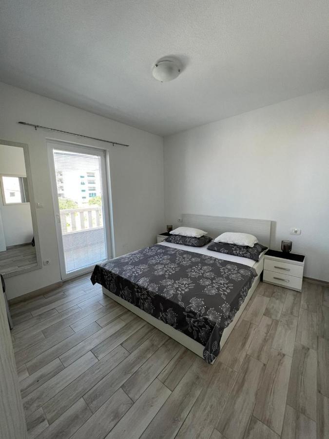 Apartments Villa Nova With Pool Makarska Buitenkant foto