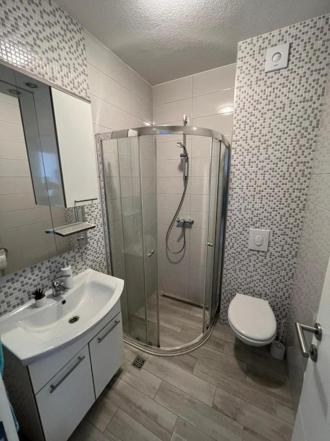Apartments Villa Nova With Pool Makarska Buitenkant foto
