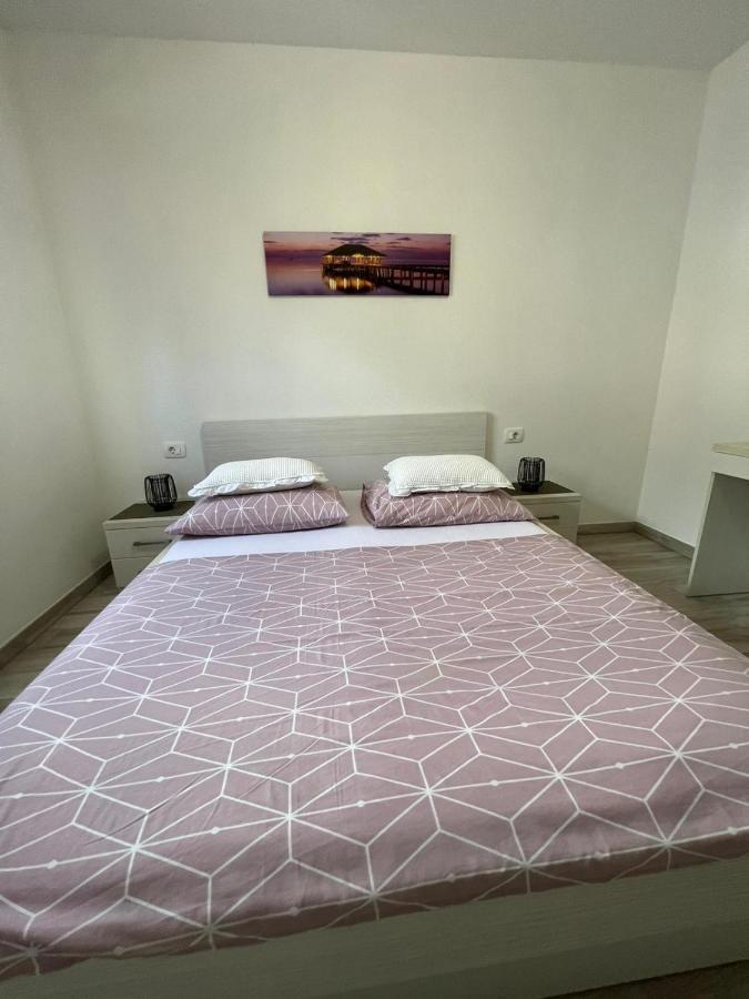 Apartments Villa Nova With Pool Makarska Buitenkant foto