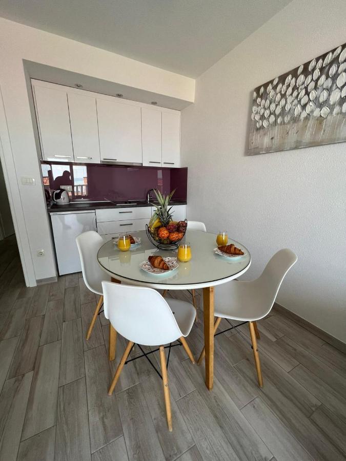 Apartments Villa Nova With Pool Makarska Buitenkant foto